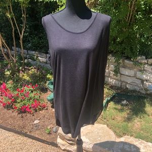 Women’s black top, size XL